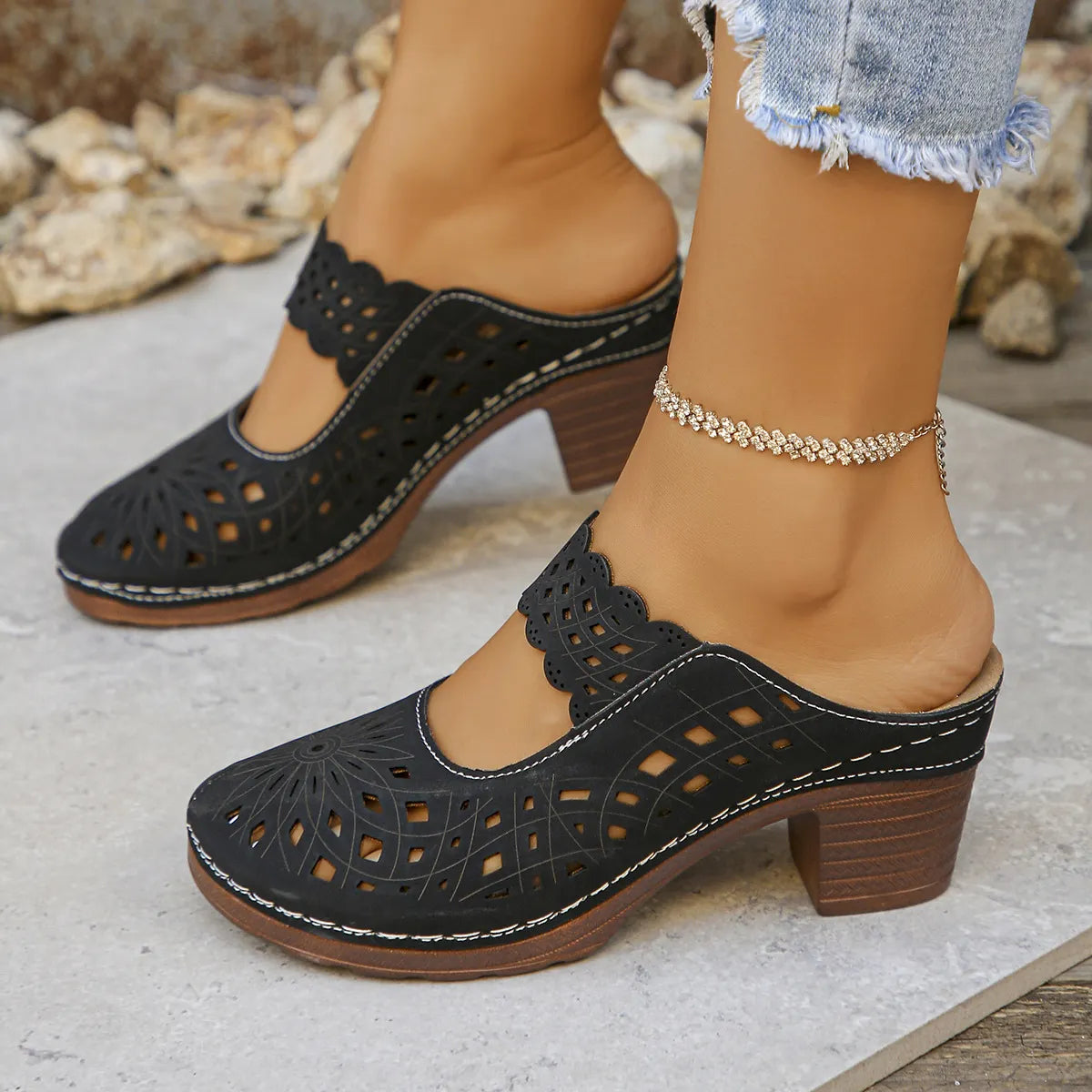 Women's orthopedic sandals with cutouts and breathable lining for all-day comfort