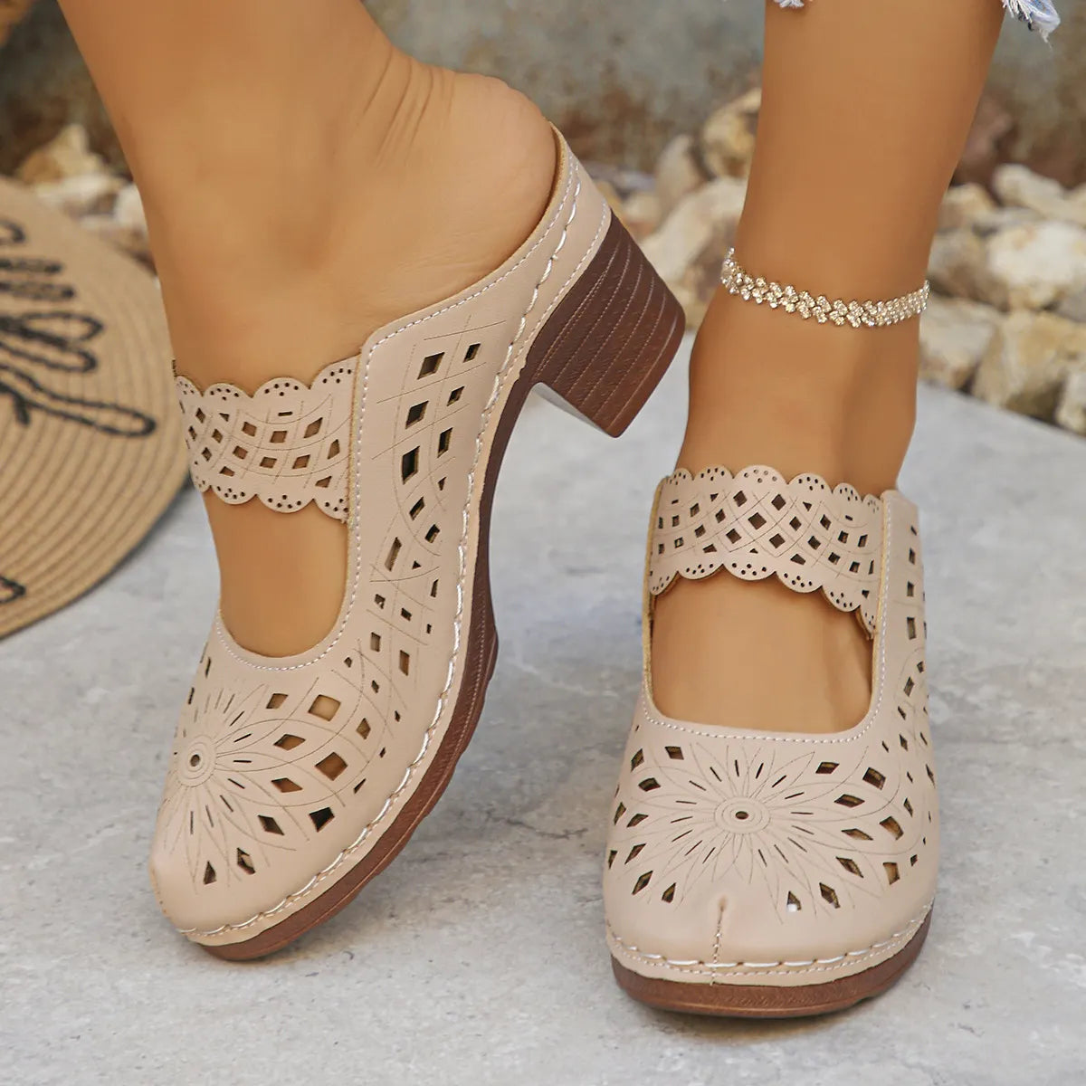 Women's orthopedic sandals with cutouts and breathable lining for all-day comfort
