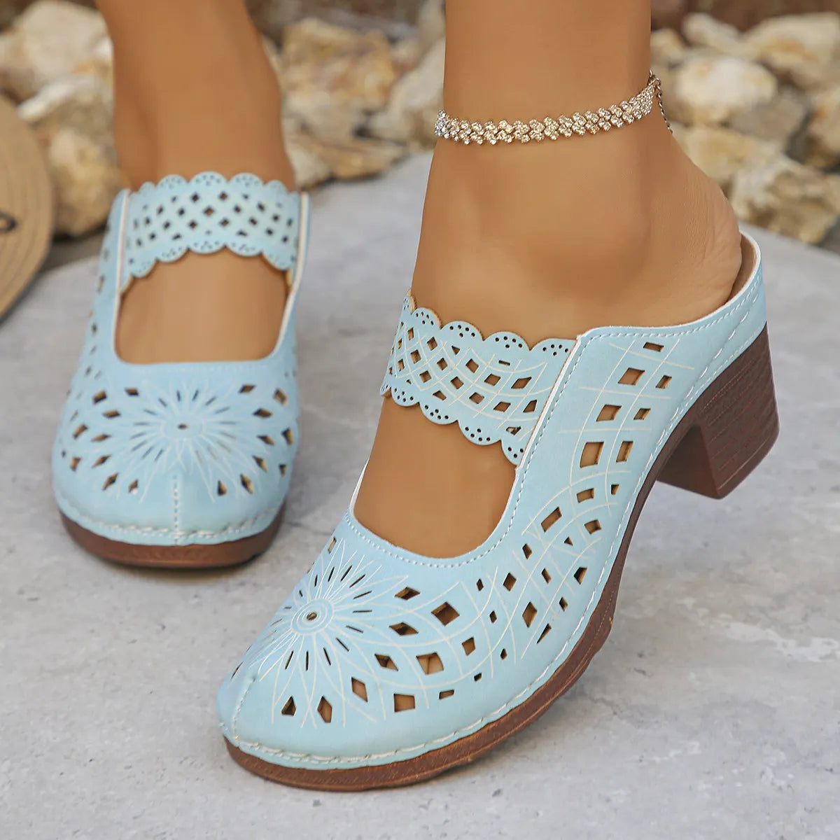 Women's orthopedic sandals with cutouts and breathable lining for all-day comfort