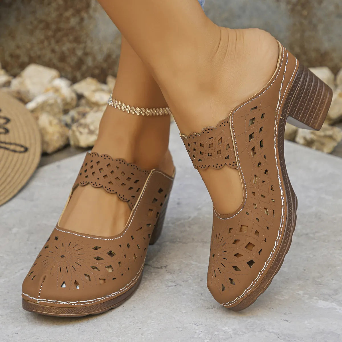 Women's orthopedic sandals with cutouts and breathable lining for all-day comfort