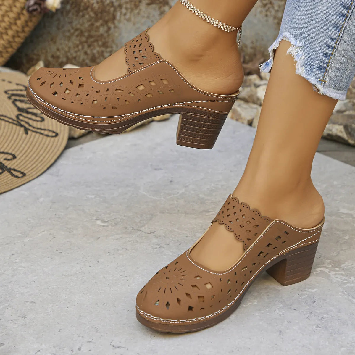 Women's orthopedic sandals with cutouts and breathable lining for all-day comfort