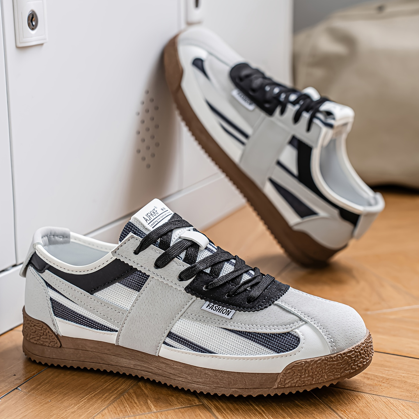 ASHFORD RETRO TRAINER