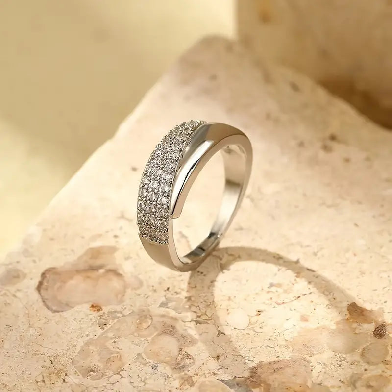 AURORA SPARKLING STONE RING