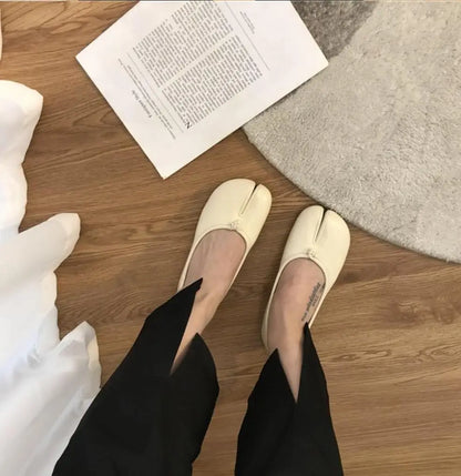 Naomi Japanese Tabi Leather Flats for Sensitive Feet
