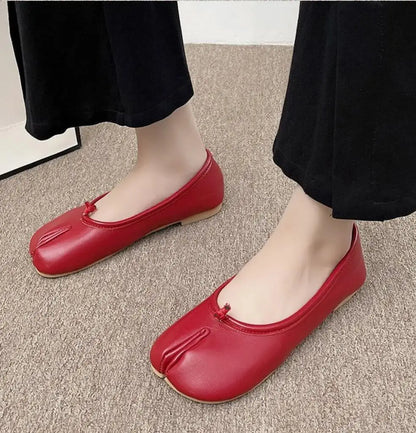 Naomi Japanese Tabi Leather Flats for Sensitive Feet