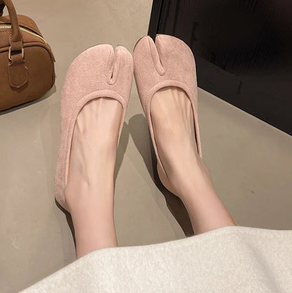 Naomi Japanese Tabi Leather Flats for Sensitive Feet