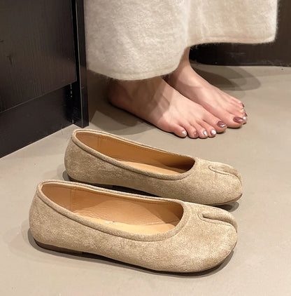 Naomi Japanese Tabi Leather Flats for Sensitive Feet