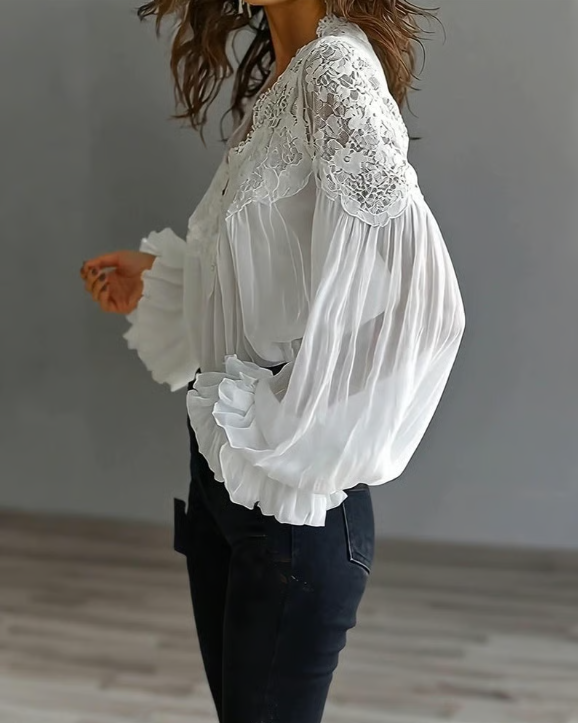 LACEVA – FLORAL LACE LANTERN SLEEVE BLOUSE