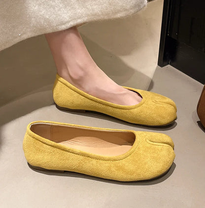 Naomi Japanese Tabi Leather Flats for Sensitive Feet