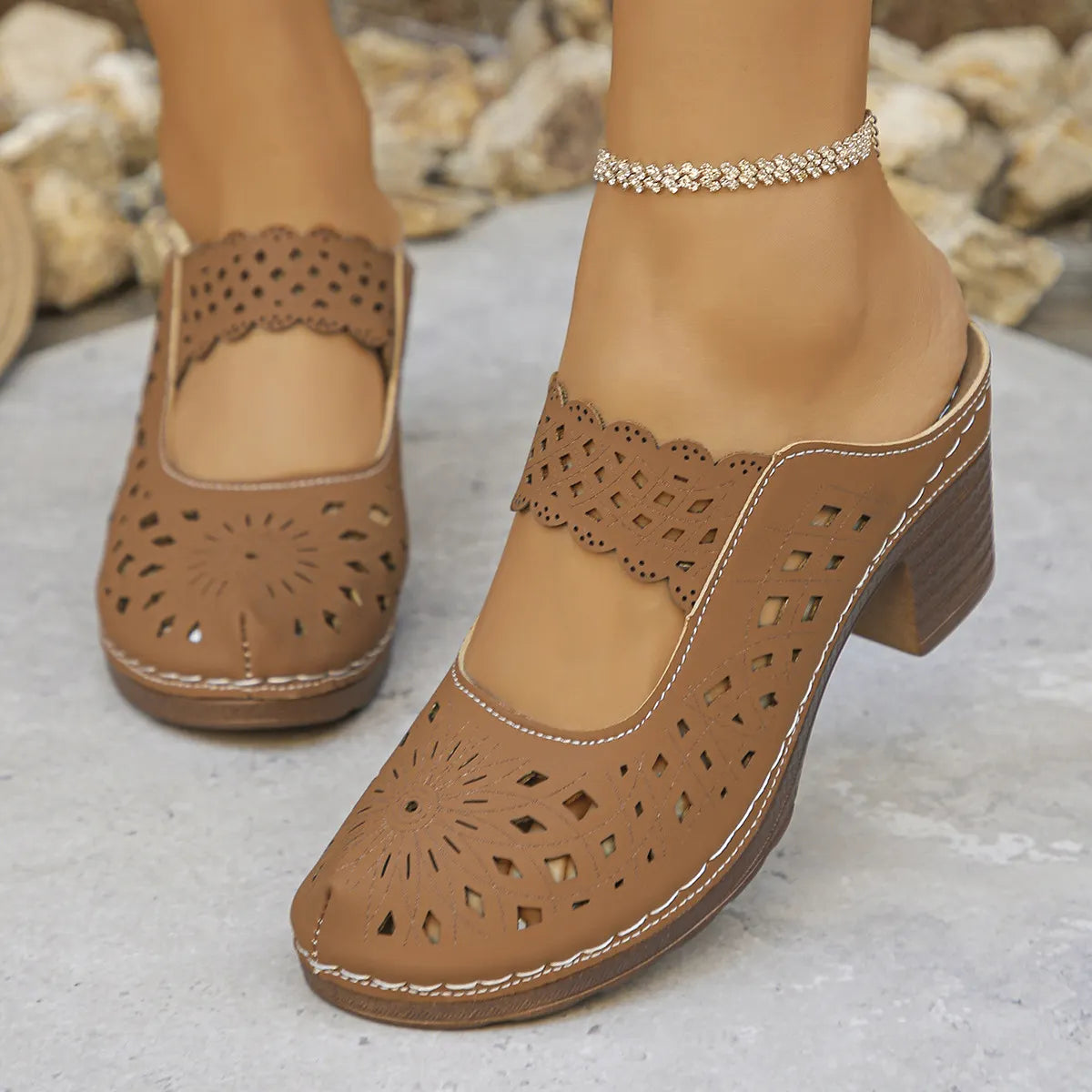 Women's orthopedic sandals with cutouts and breathable lining for all-day comfort