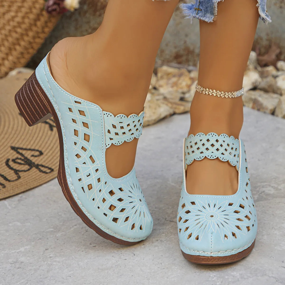 Women's orthopedic sandals with cutouts and breathable lining for all-day comfort