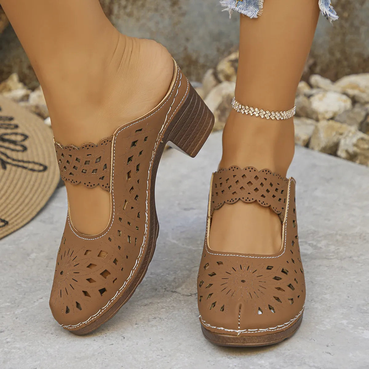 Women's orthopedic sandals with cutouts and breathable lining for all-day comfort