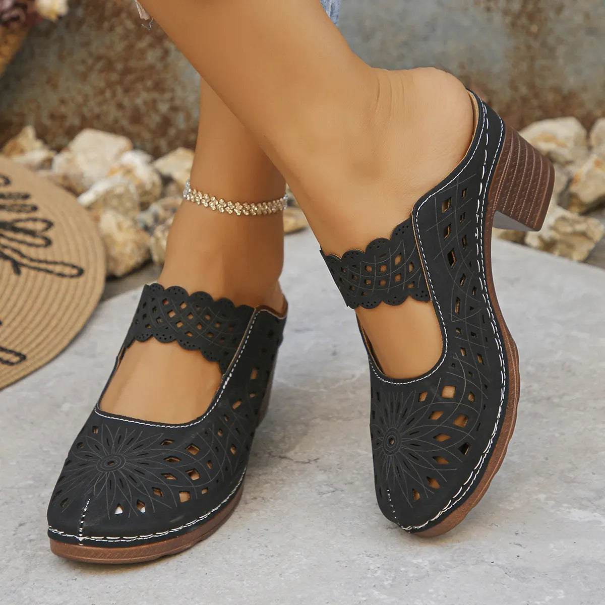 Women's orthopedic sandals with cutouts and breathable lining for all-day comfort