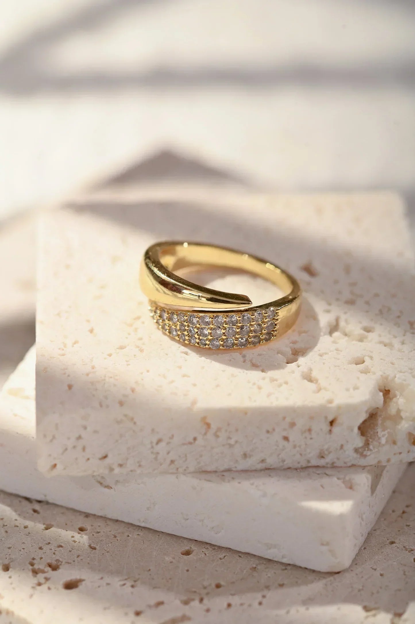 AURORA SPARKLING STONE RING